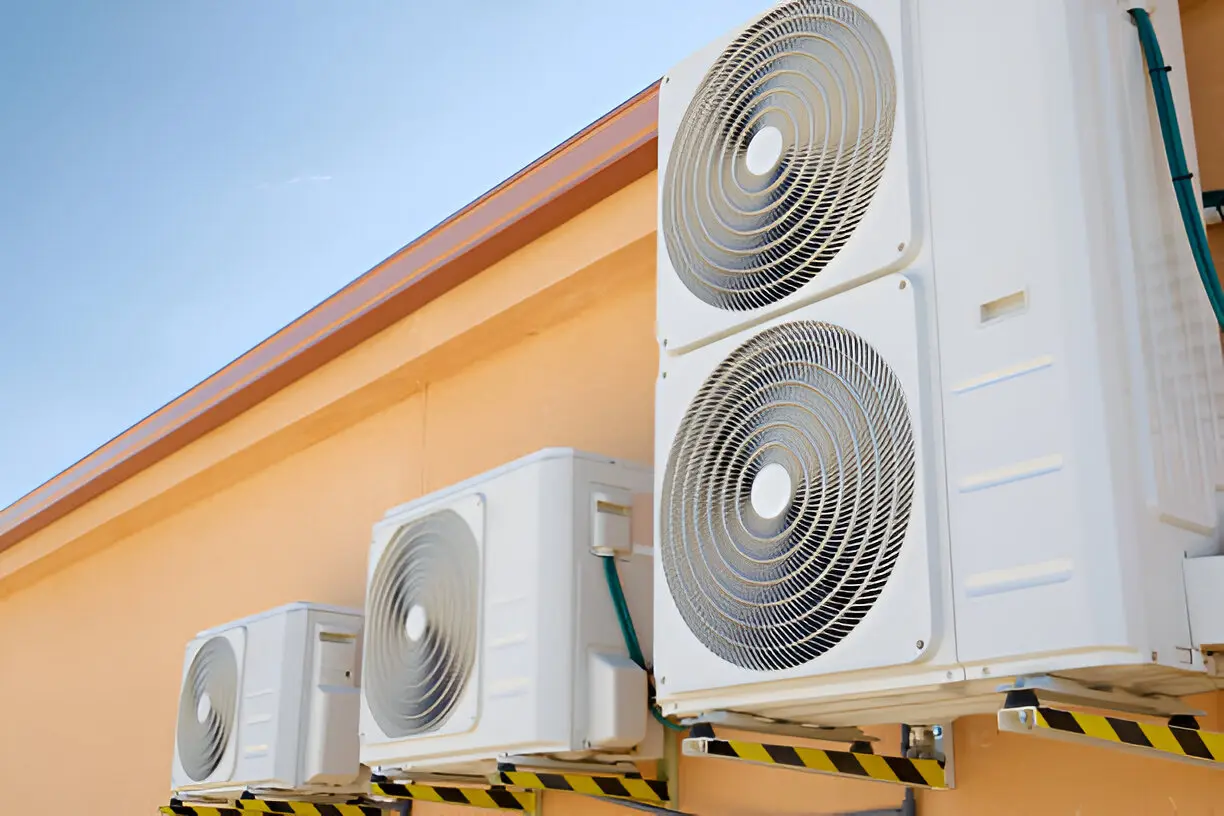 Home 8 Certified air conditioning contractor in Orlando fixing a residential unit